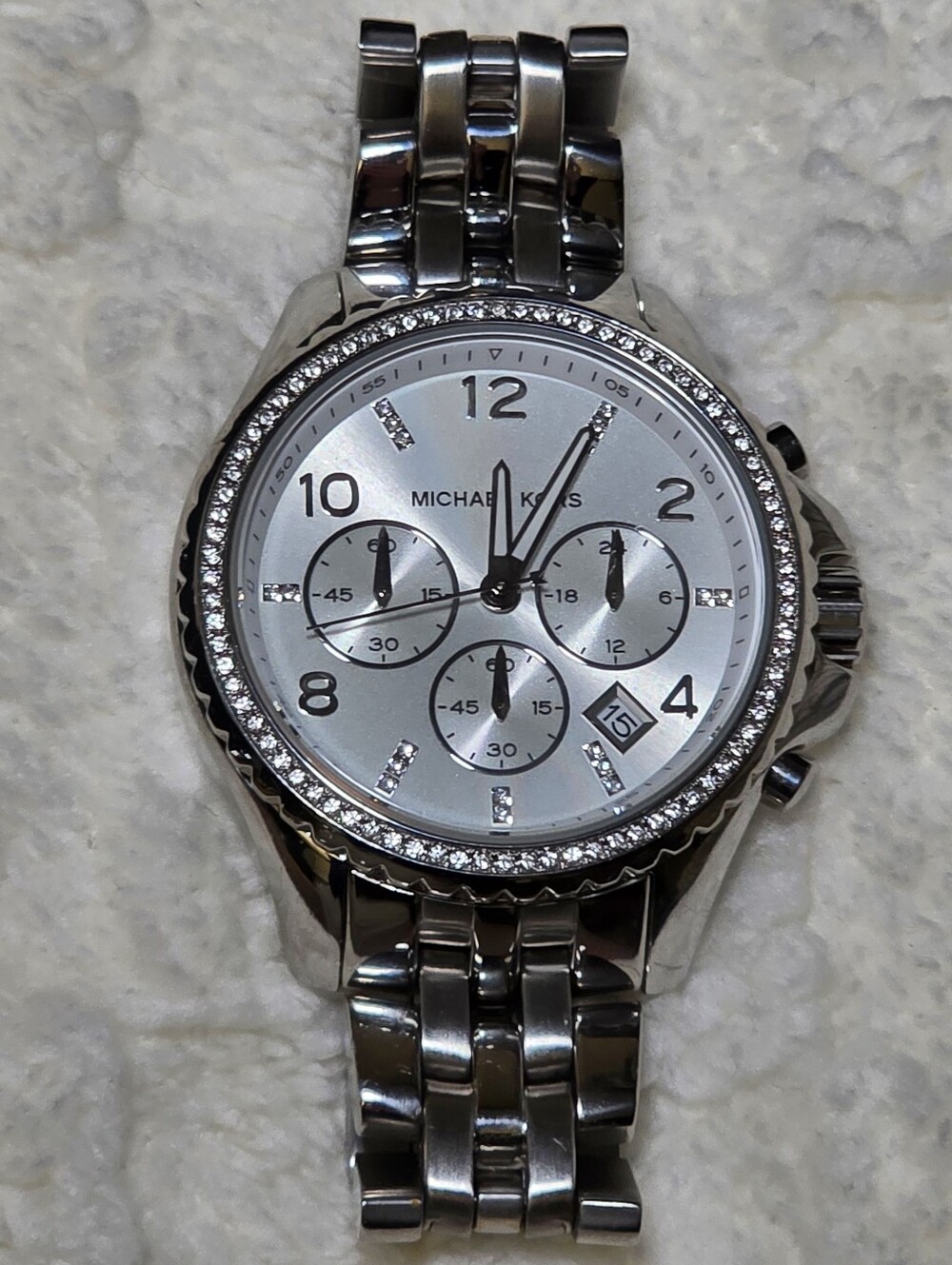 MICHAEL KORS PILOT SILVER TONE WATCH WOMEN'S 40 MM (MK5882) *NEEDS BATTERY